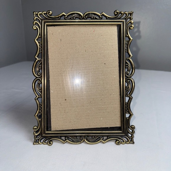 The Weston Gallery Other - The Weston Gallery Cascade Brass 5x7 Ornate Scroll Picture Frame 7791-57191